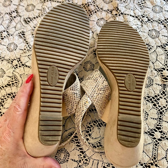 🔥Anne Klein Flex Snake Skin Wedge Sandal🔥 - Picture 10 of 15